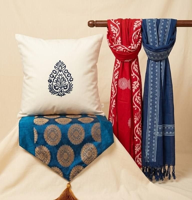 Combo — Table Runner, 2 Stoles & Cushion Cover